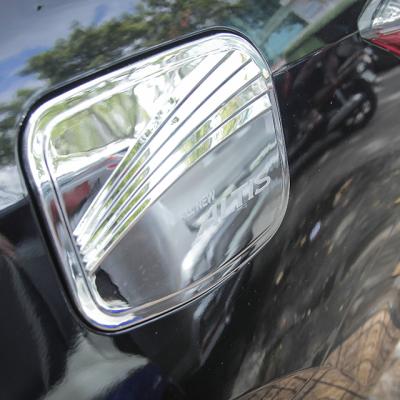 Ốp nắp xăng xe ALTIS